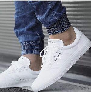 Adidas | Unisex 3MC | White Canvas Lace-Up Athletic Sneakers